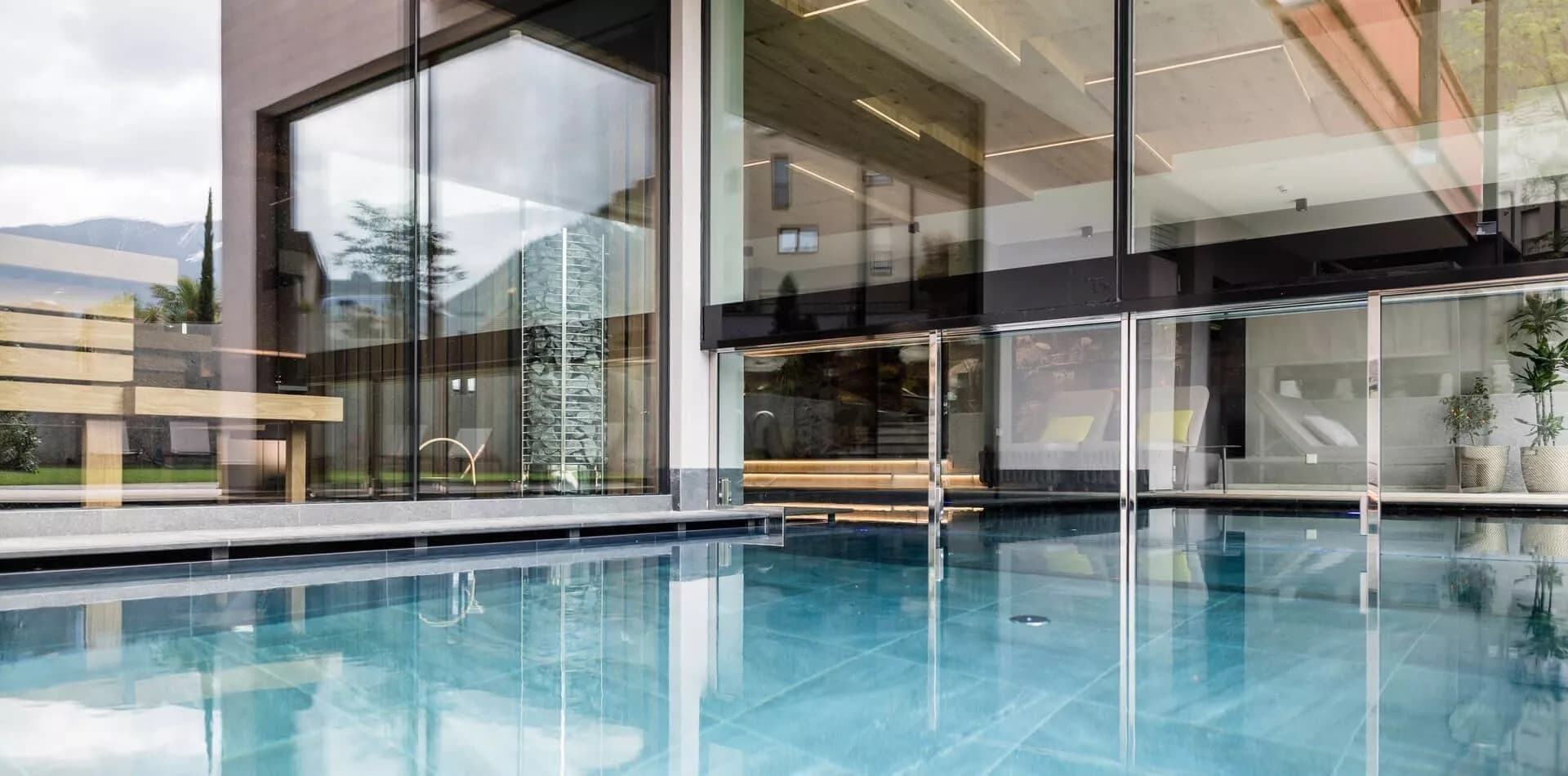 swimming-pool-wellness-brixen