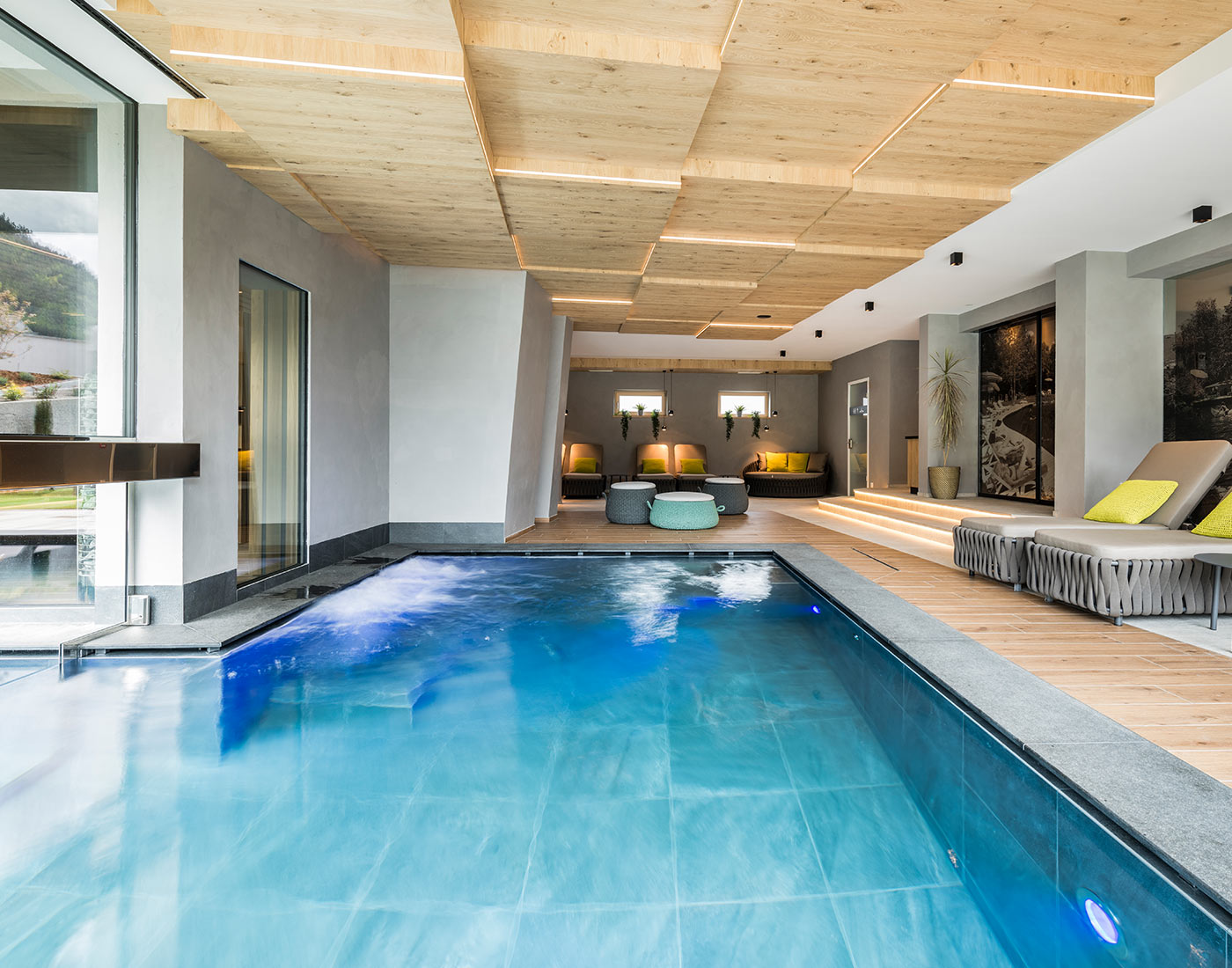 wellness hotel in brixen pool